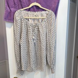 NWT Max Studio Black and White Floral Blouse